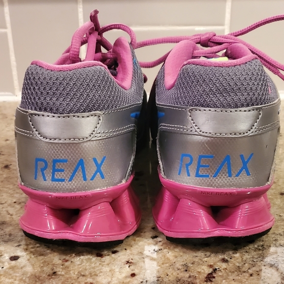 Nike REAX Run 8‎ athletic shoes, Size 6.5, Silver and Purple - Picture 3 of 9